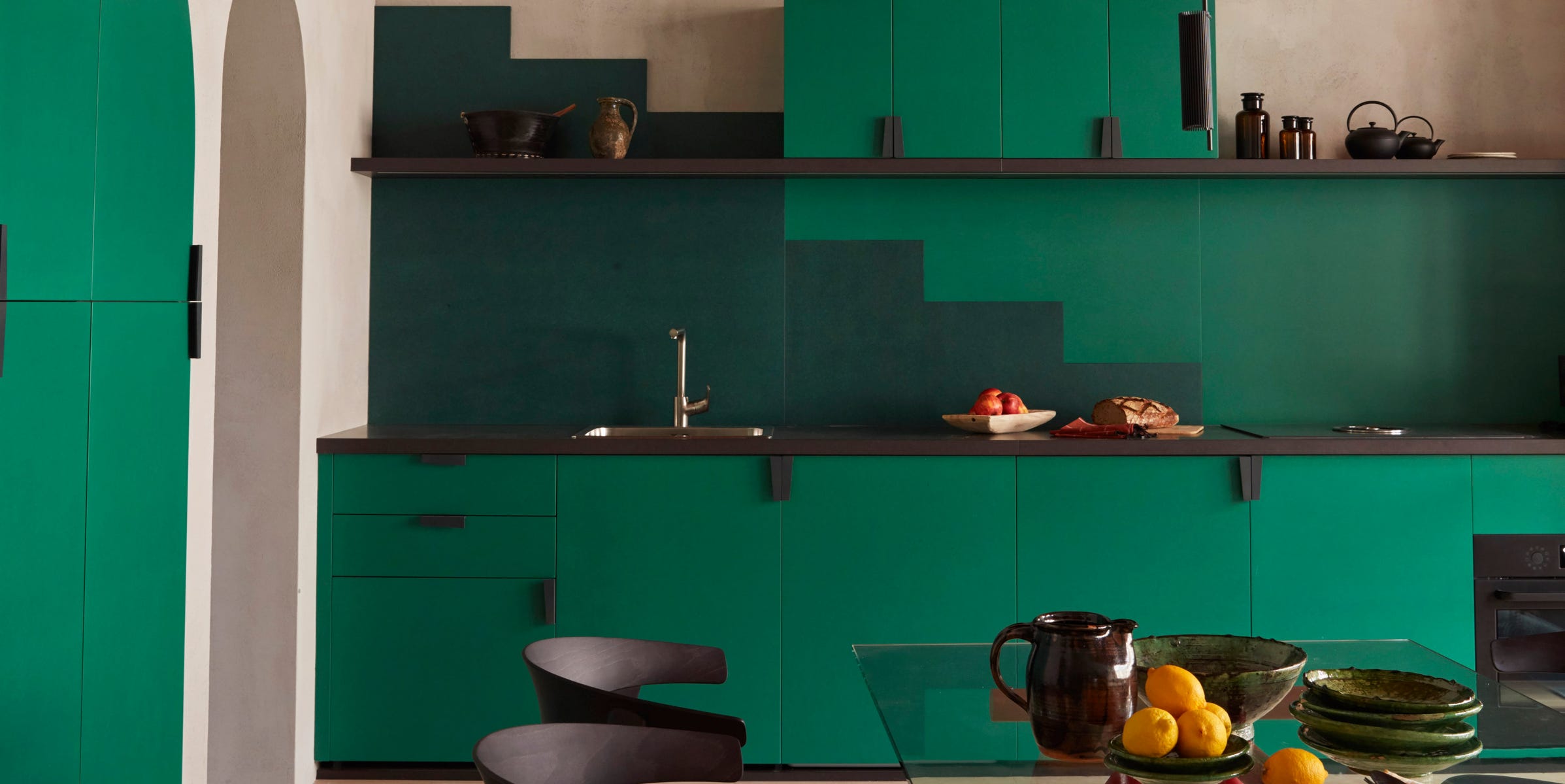 10 inspiring kitchens that celebrate the glory of green