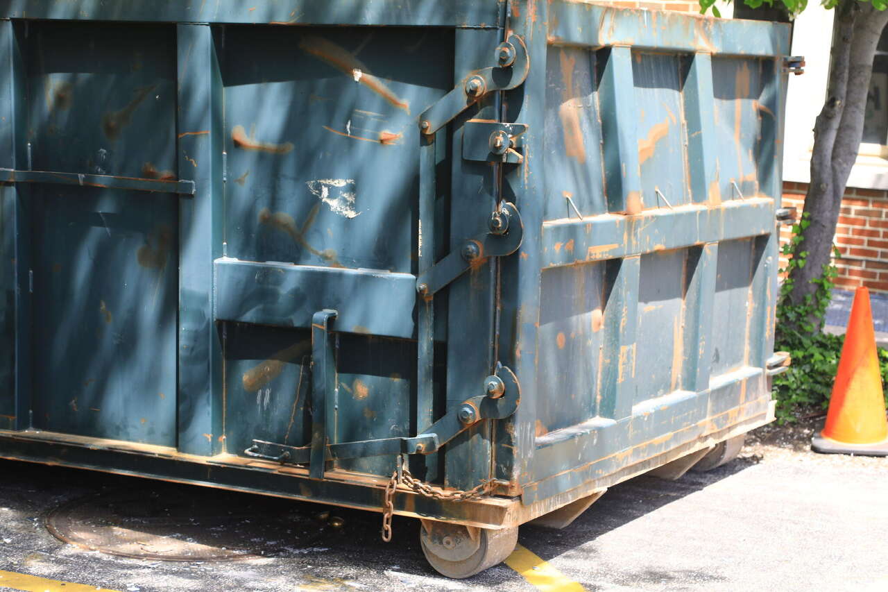 22yearold mom accused of abandoning baby in dumpster