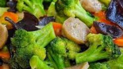 Resep Tumis Brokoli Jamur Kuping Sederhana dan Sehat