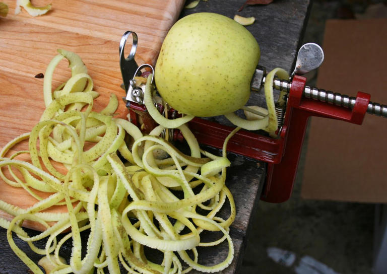 9 Vintage Kitchen Gadgets That Are Oddly Brilliant