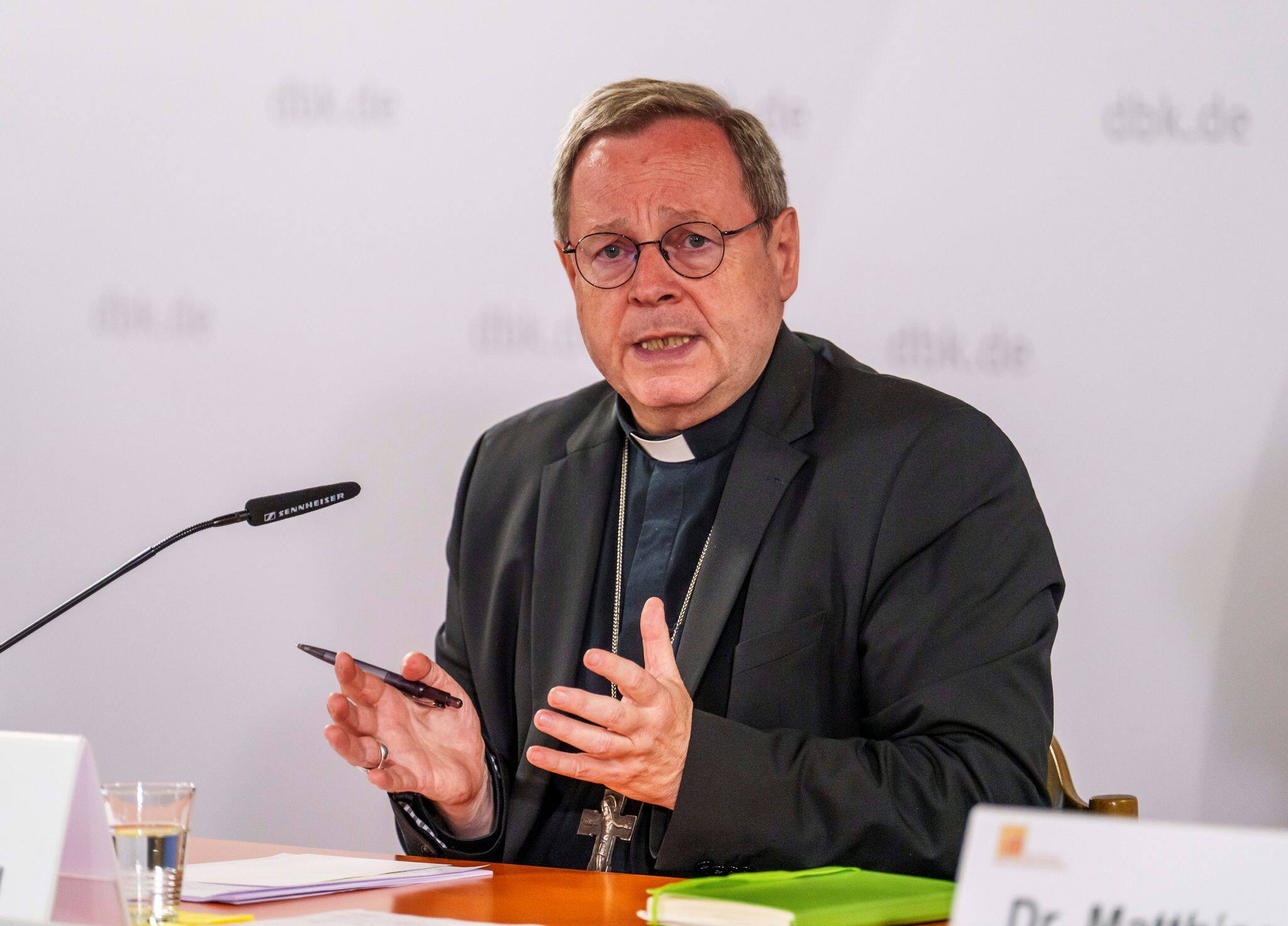 b-tzing-afd-w-rde-kirchen-schaden