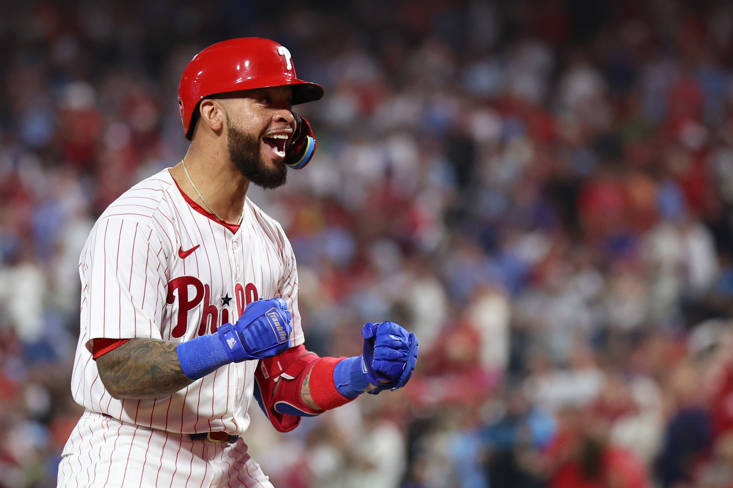 Phillies mash their way to a historic win over Marlins