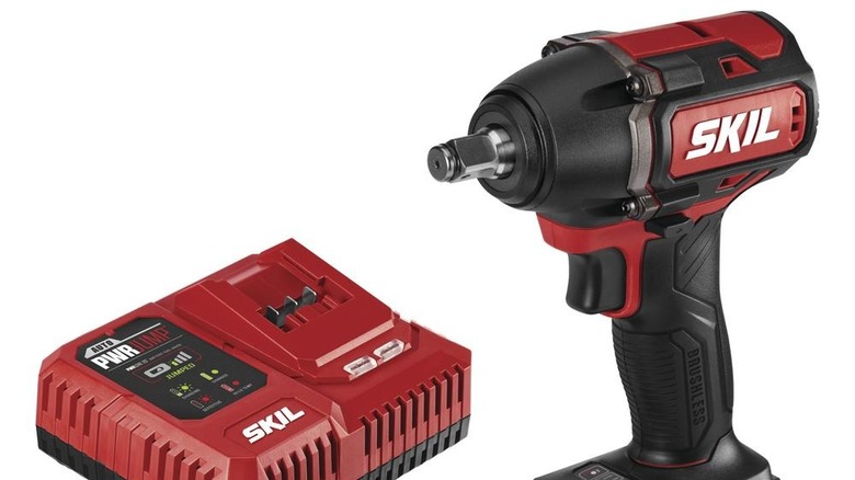 5 Menards Tools Worth Keeping In Your Car