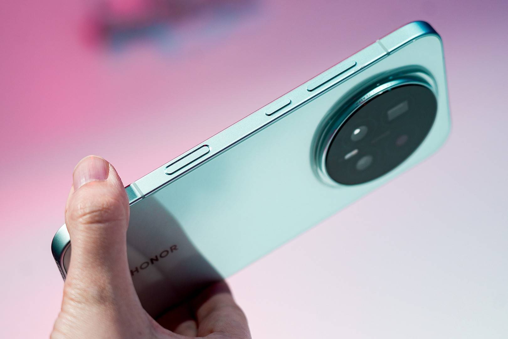 HONOR Magic 8 Series Specs Leak — Huge Batteries, Huge Cameras