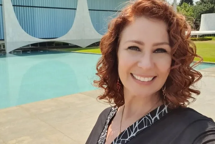Mandato em risco? Licença de Carla Zambelli termina e prisão no exterior pode complicar situação