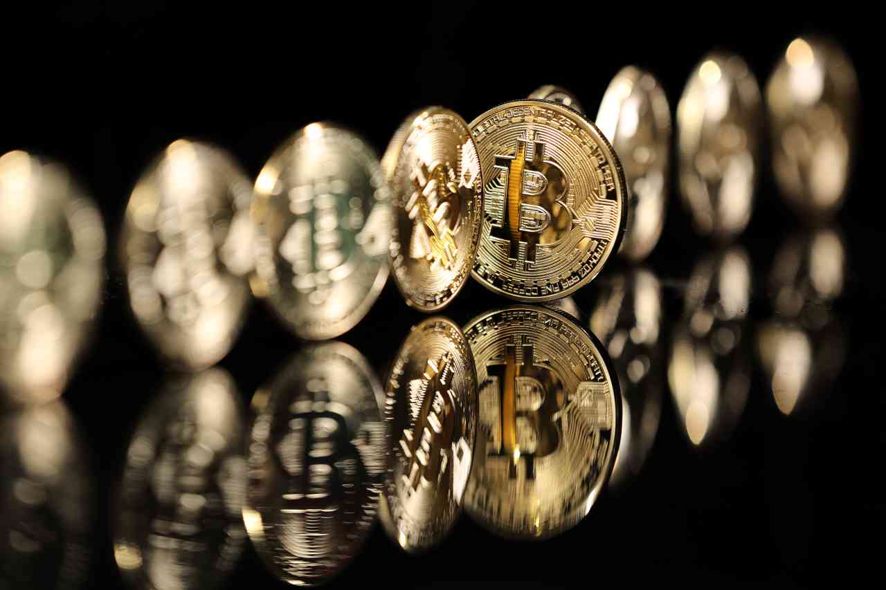 Saham Strategi Turun ke Tingkat Terendah Sejak April Akibat Penurunan Bitcoin, Mengikis Premi