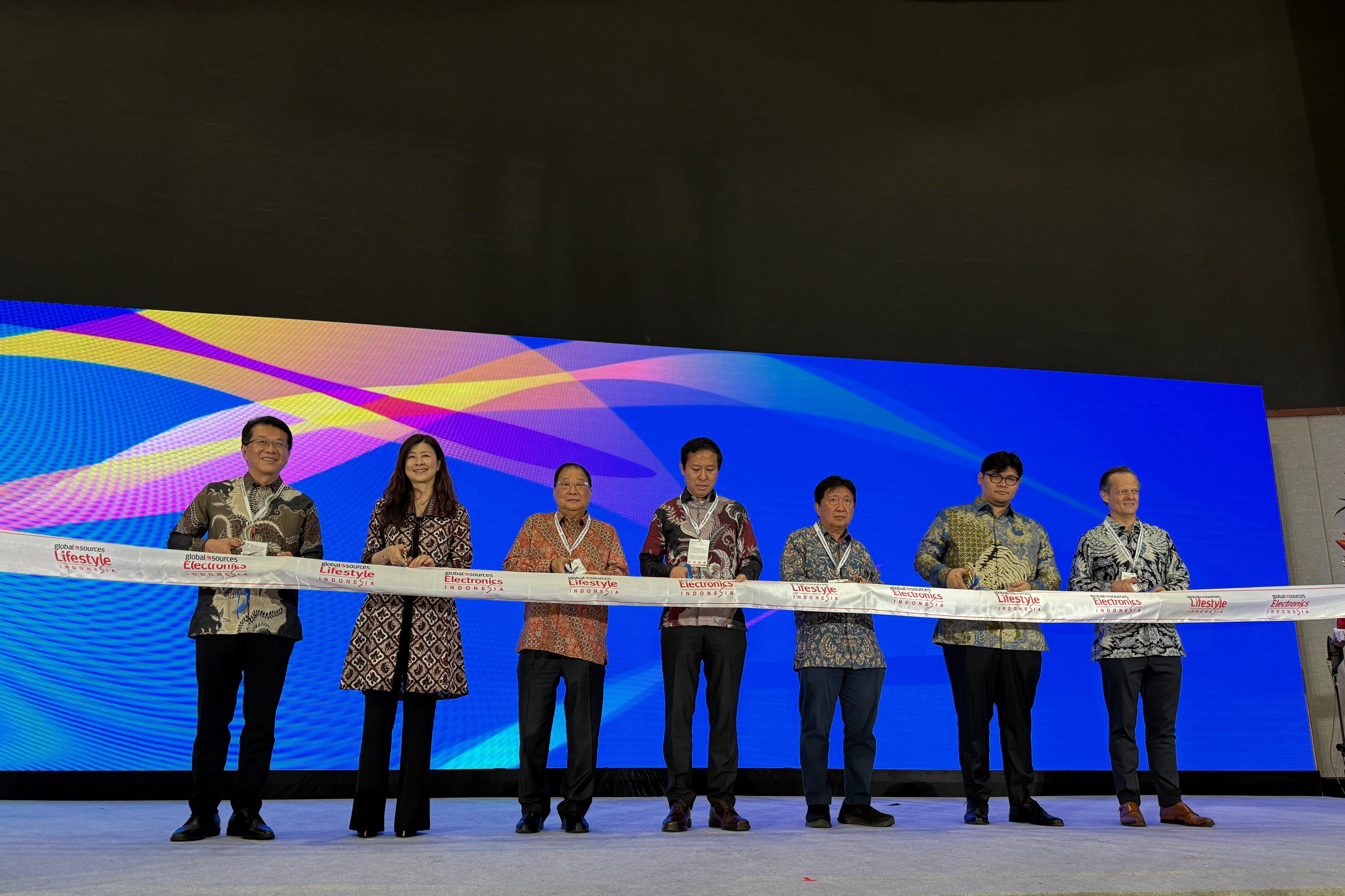 Sumber Global Indonesia 2025 Dibuka, Ratusan Produk Unggulan Dipamerkan