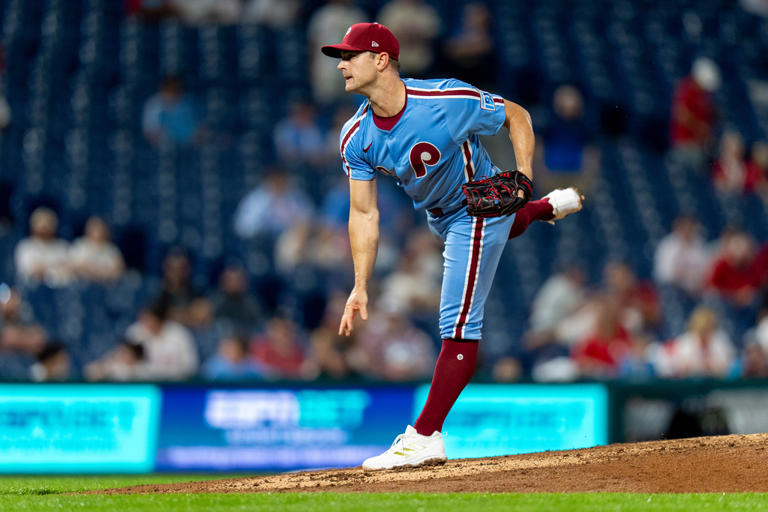Phillies beat Miami 1-0, eliminating the Marlins from the wild-card race