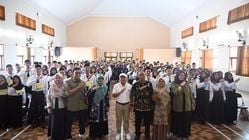 Lebih dari Jabatan: Pelajaran Kepemimpinan Bupati di LDKS SMAN 2 Kuningan