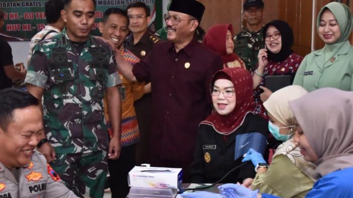 Bupati Etik Pantau Kegiatan Donor Darah dan Pengobatan Gratis di HUT Kodim Sukoharjo ke-70