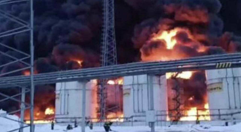 Russia a corto di carburante dopo gli attacchi dei droni ucraini ...