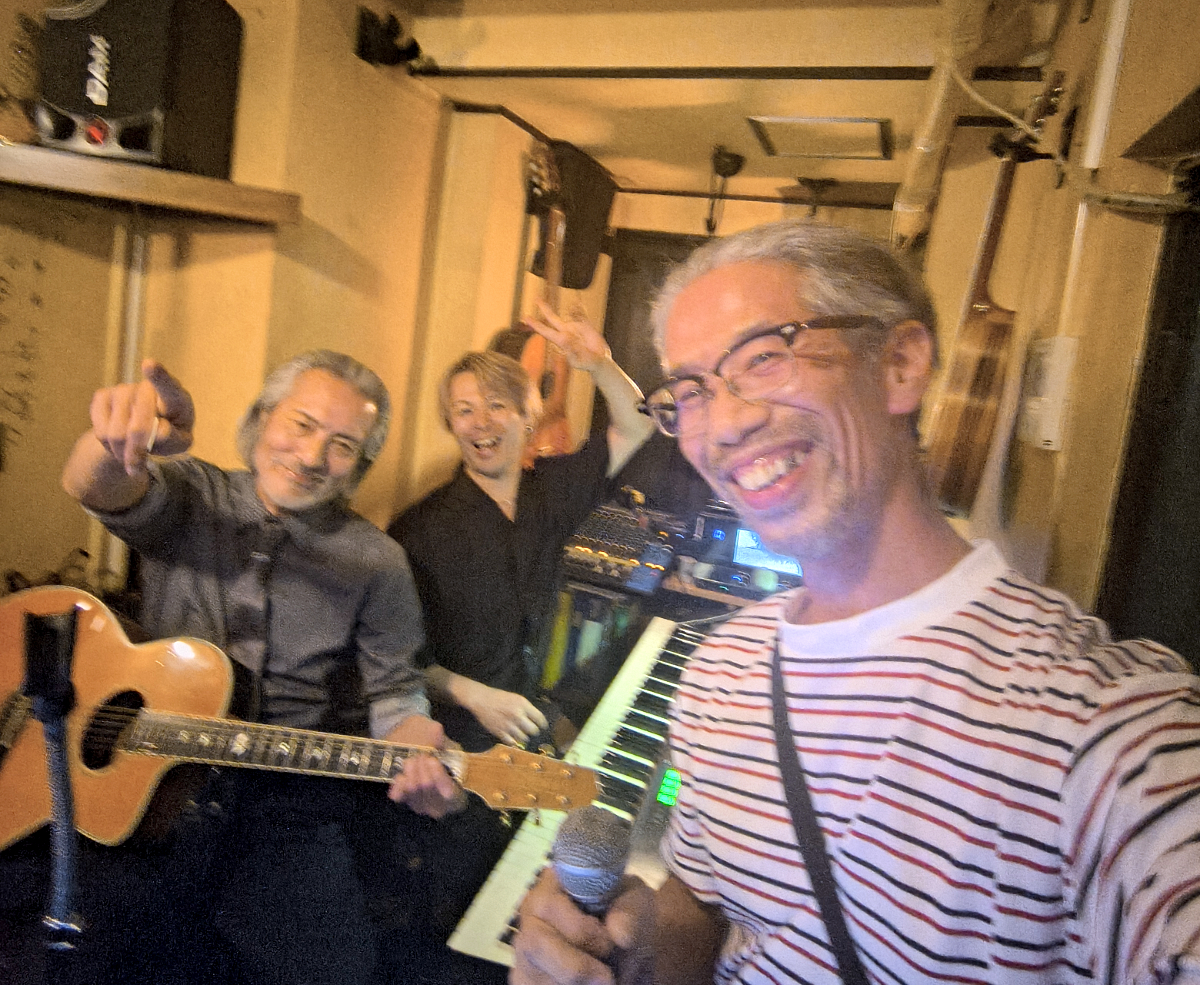 名古屋で出会った気さくに笑う渋いバー・オーナー「キタさん」のこと / 調子の合う人同士は引き寄せ合う