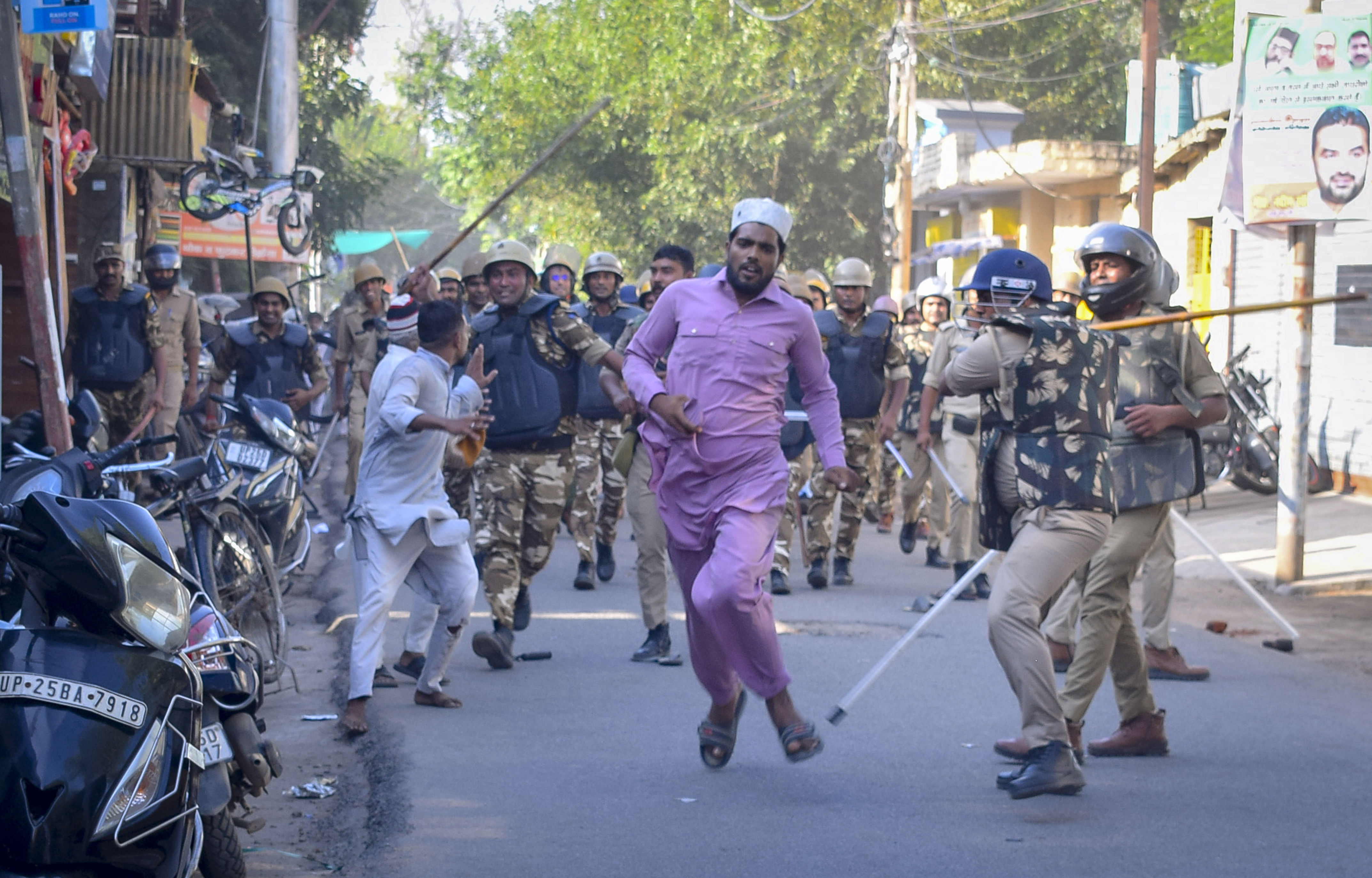 'I Love Muhammad' row: Police, locals clash after Friday prayers in Bareilly; over 2 dozen held