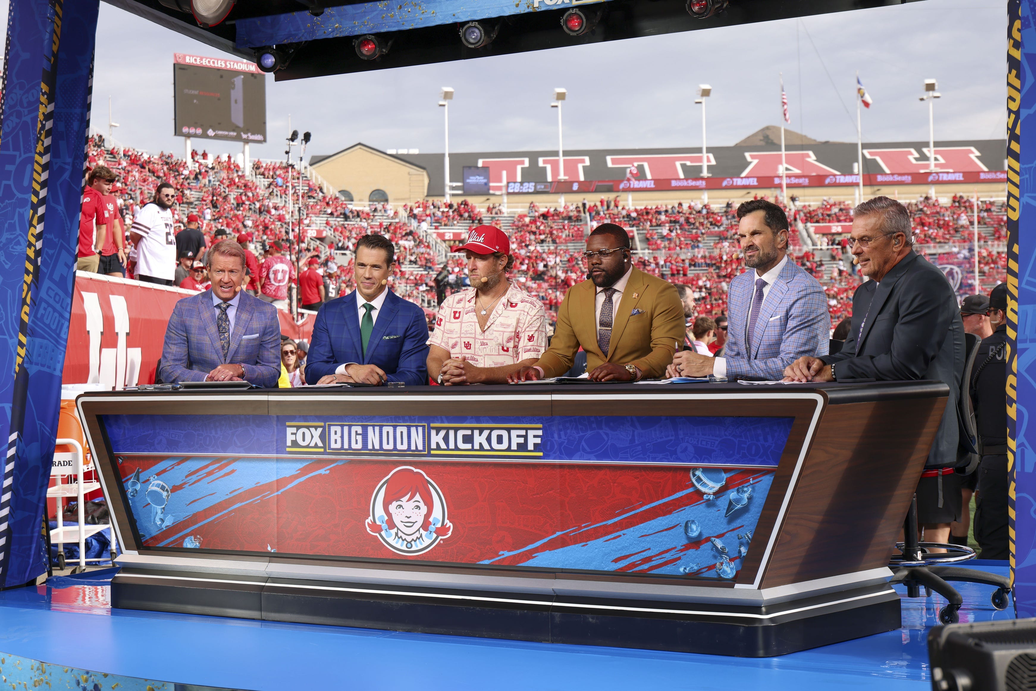 Lincoln Riley frustrated by early kickoff time for USC football ...