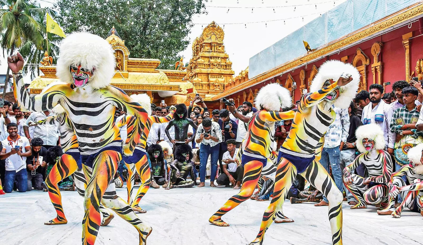 Grand rituals, 1,500 artistes & the iconic tiger dance usher in ...