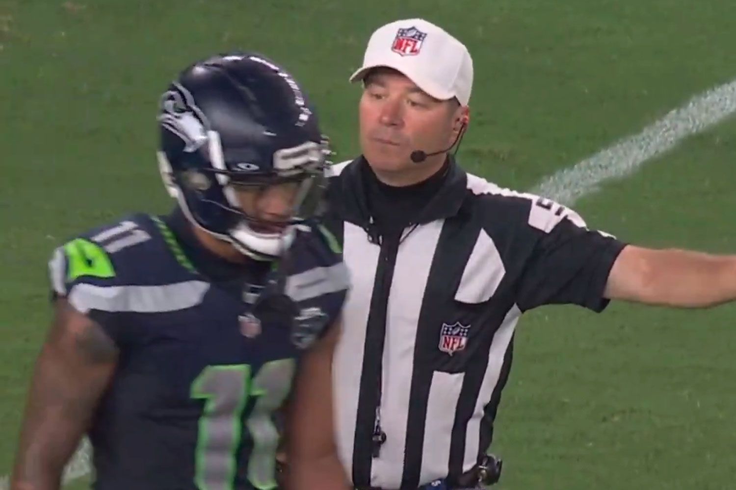 Seahawks Star’s Explicit Comments Caught on Hot Mic During Thursday