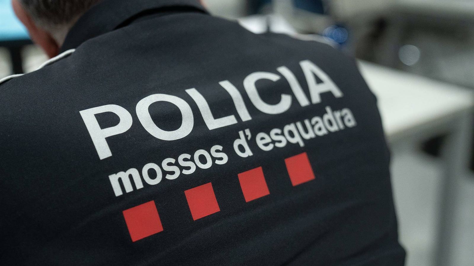 Detenido un hombre por la muerte violenta de una mujer en Esplugues de ...