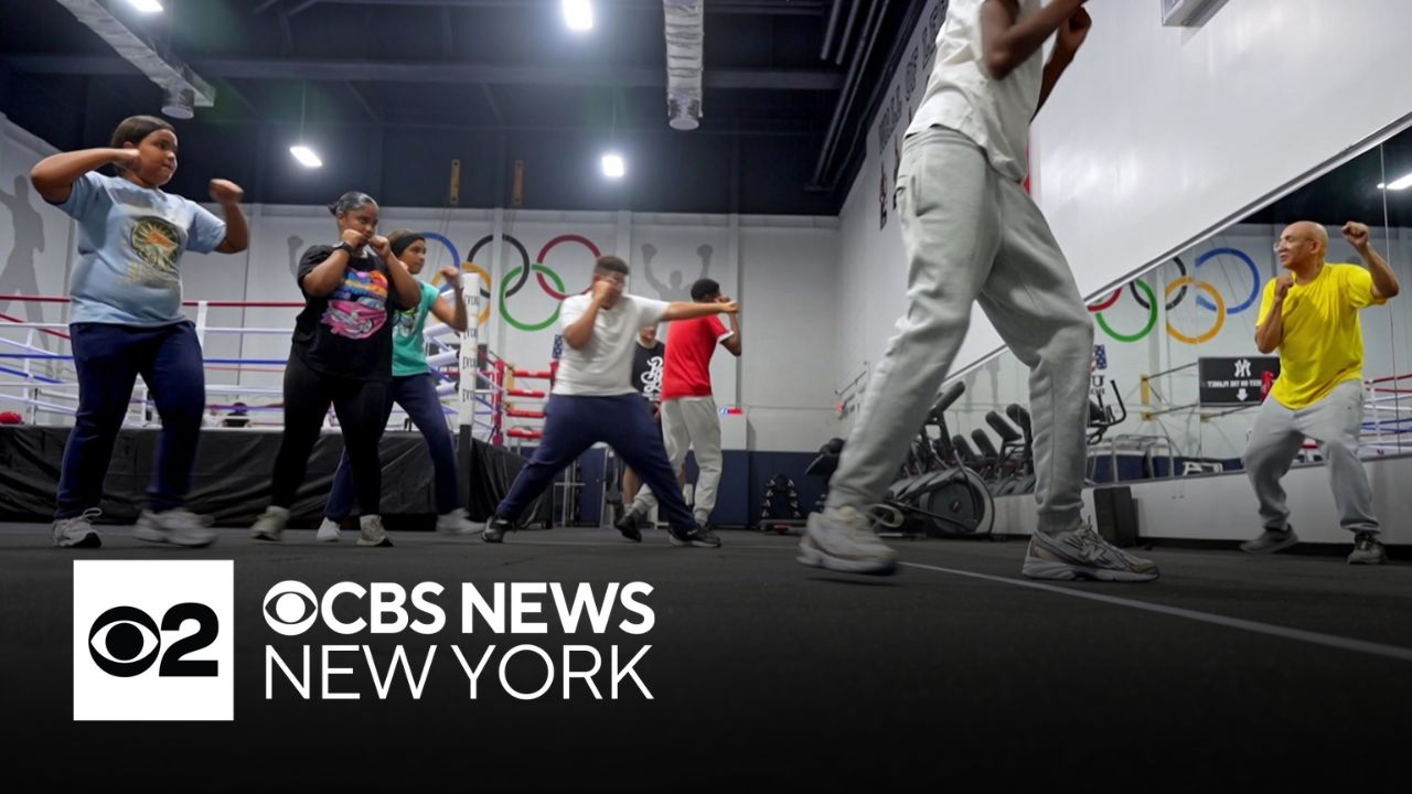 Program at new Bronx boxing gym brings together cops, kids
