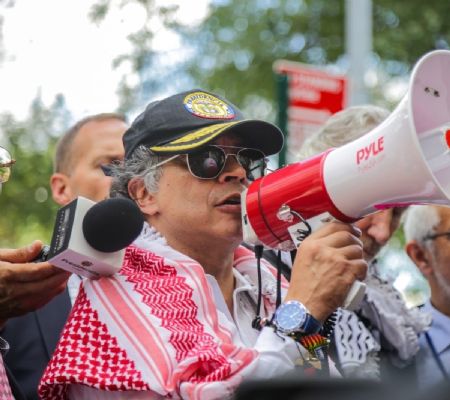 Revocan la visa de Gustavo Petro por "incitar" a soldados de EU a