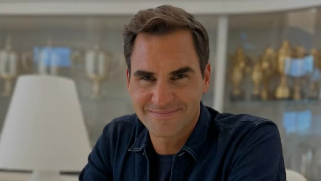 black and silver nike freeks