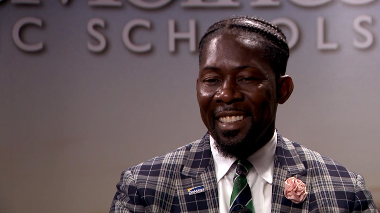 Des Moines School Board votes to place Ian Roberts on unpaid leave ...
