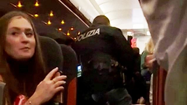 Disruptive Passenger Dragged Off Easyjet Plane After Pilot S