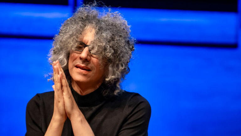 Giovanni Allevi: "Le statistiche mi danno due anni di vita. Il momento della diagnosi è stato devastante"