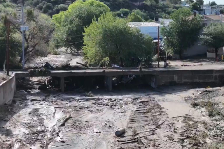 3 dead after severe Arizona floods grip small mining town