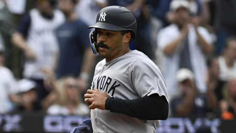 yankees bow tie