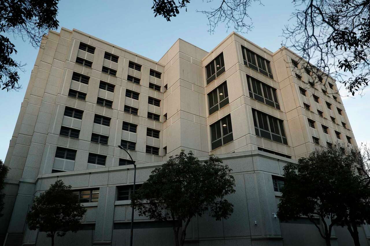 Jail brawl injures four deputies, six inmates in Redwood City