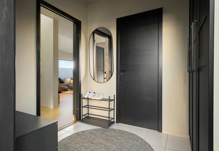 Qué dice la psicología de las personas que revisan 2 veces si cerraron la puerta