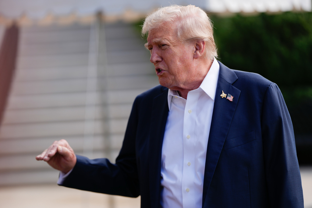 Trump Re-Books Meeting With Schumer, Jeffries as Government Shutdown Looms