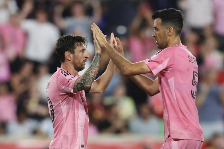 Ensemble presque du début à la fin » : les mots touchants de Lionel Messi  pour Sergio Busquets