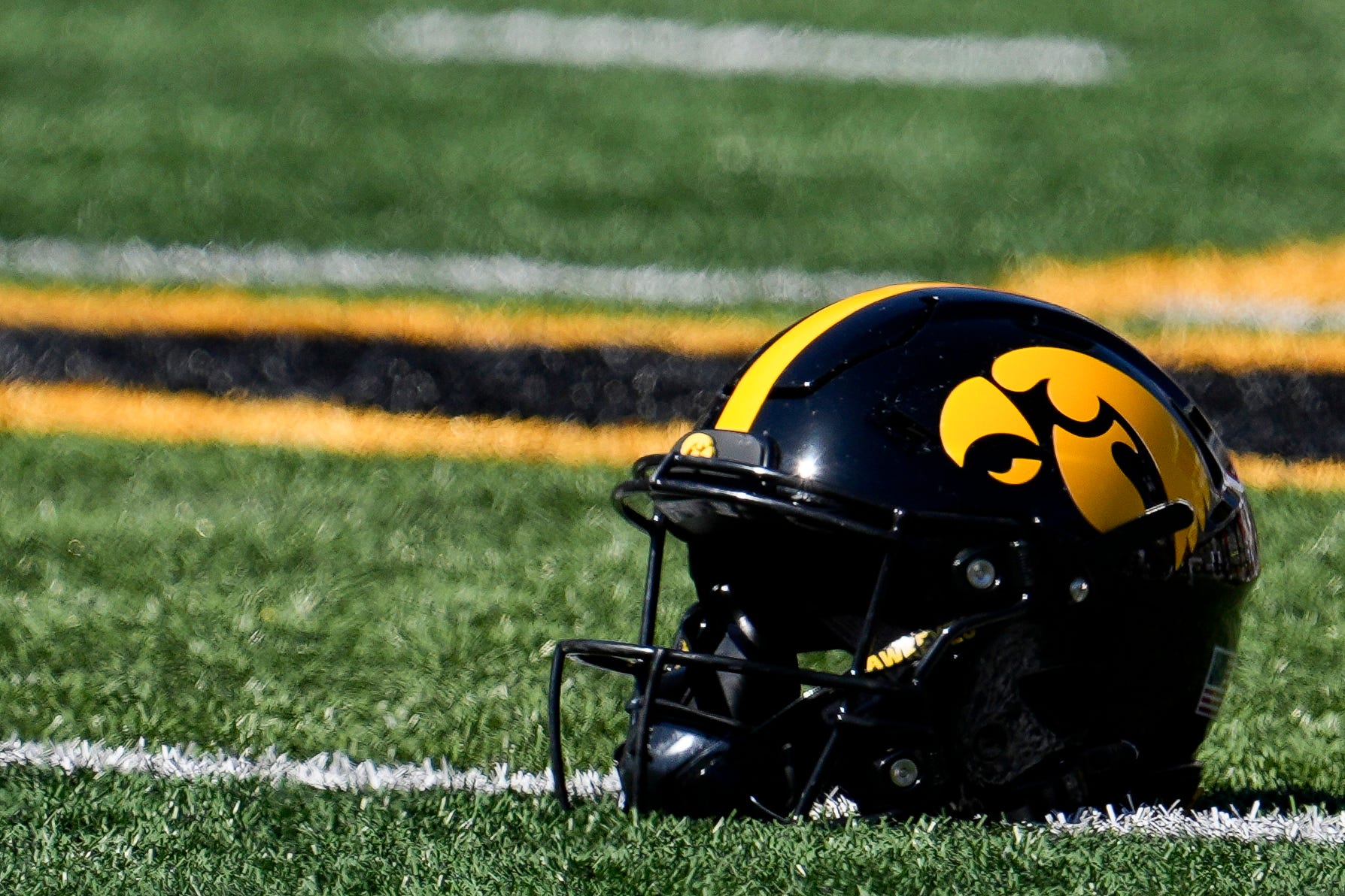 USA TODAY Sports College Football Re-Rank keeps Iowa Hawkeyes in top 25 ...
