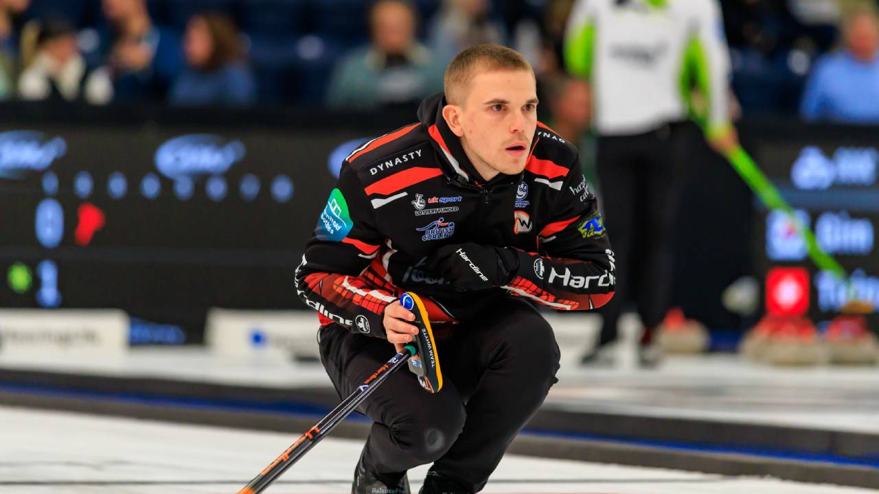Scotland closes in on semifinal spot with win at men’s curling worlds