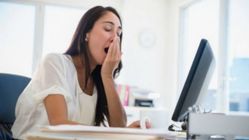 Hentikan Mata 5 Watt! 8 Tips Cepat Mengatasi Kantuk di Kantor