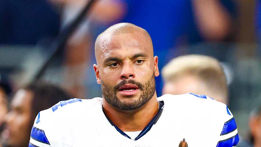 Dapper Dak Prescott shares sweet moment with young fan before Packers clash