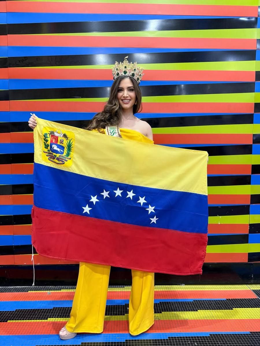 7 Potret Keberangkatan Finalis Miss Grand International 2025 ke Thailand yang Mengagumkan!