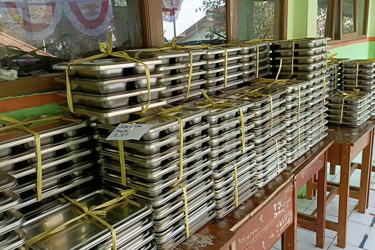 Gejala Keracunan MBG Kambuh, Banyak Siswa di Cipongkor Dilarikan ke Posko Kesehatan