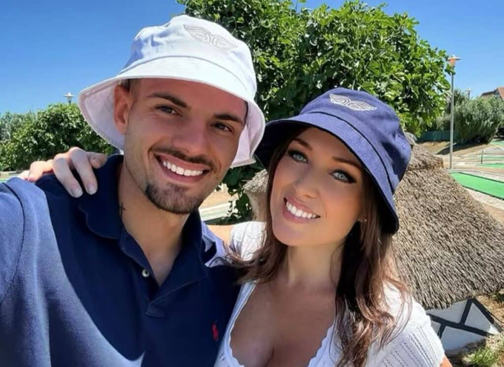 Tendre émotion sur Instagram : Alexis Horax et Elsa Esnoult présentent leur  fils au monde !