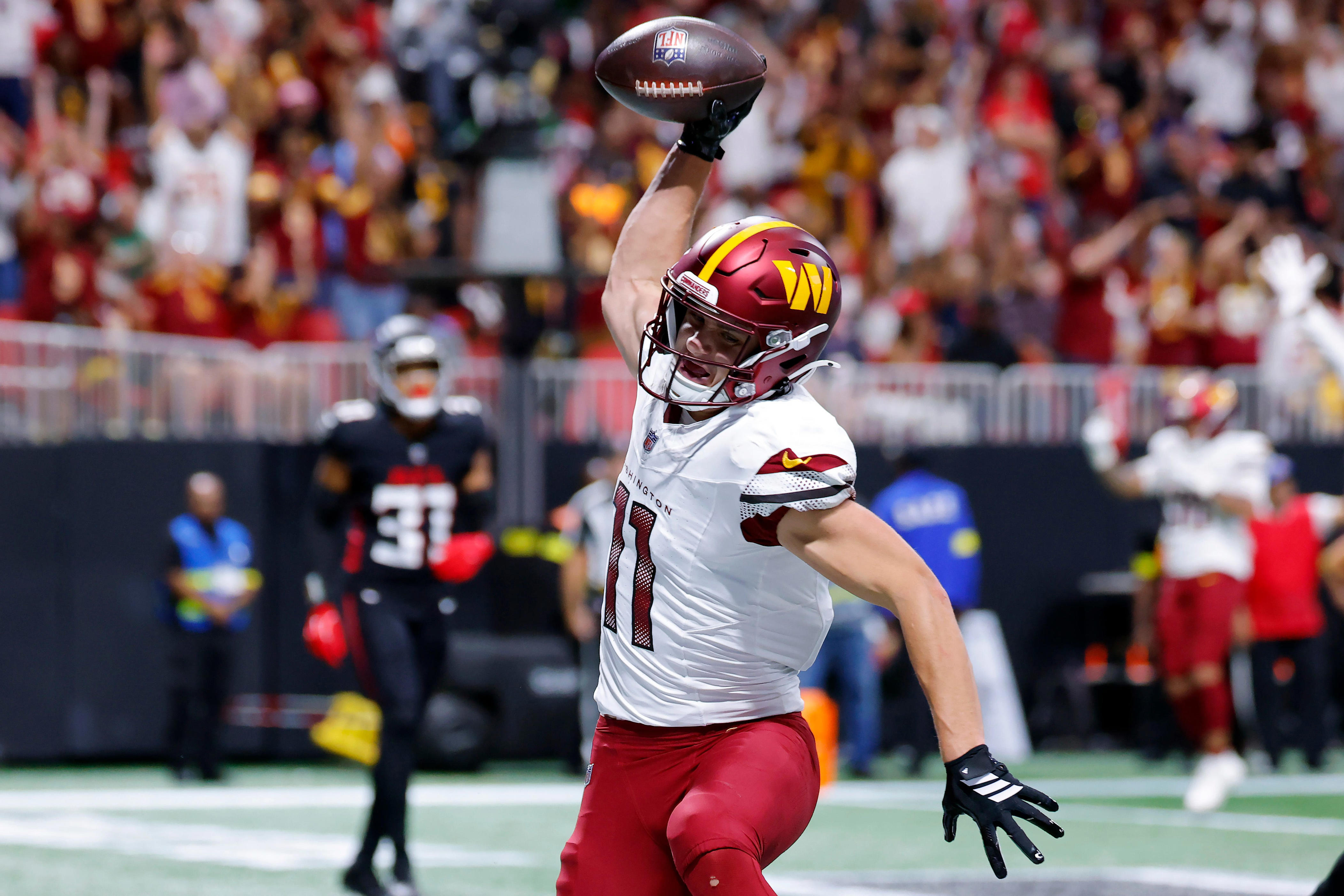 Commanders QB Jayden Daniels heaps praise on Luke McCaffrey ahead of Week 6