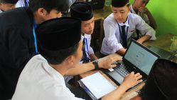 E-Learning Tingkatkan Pembelajaran Santri di Garut