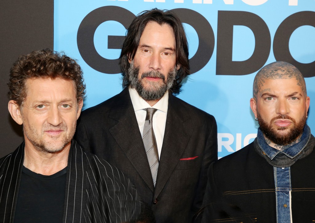 ‘Waiting for Godot’ review: ‘Rough’ Keanu Reeves struggles in mediocre ...