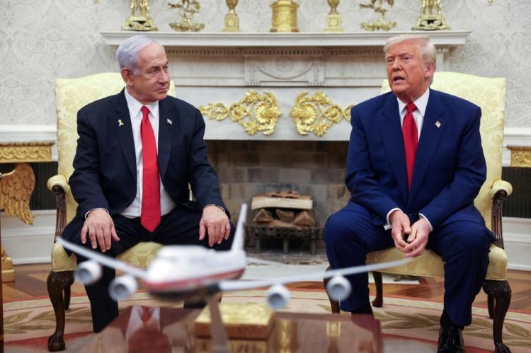 Guerre à Gaza : Donald Trump présente son accord de paix à Benyamin