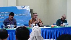 Direktur Rokidi Ingatkan Bahaya Judi Online saat Berkunjung ke Bank Kalbar Sekadau