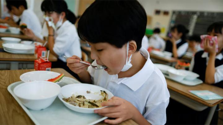 Banyak Keracunan Makanan Gratis, Pakar UGM Minta Prabowo Tiru Jepang
