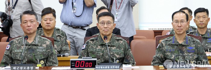국방위 현안보고 위해 출석한 3군 참모총장
