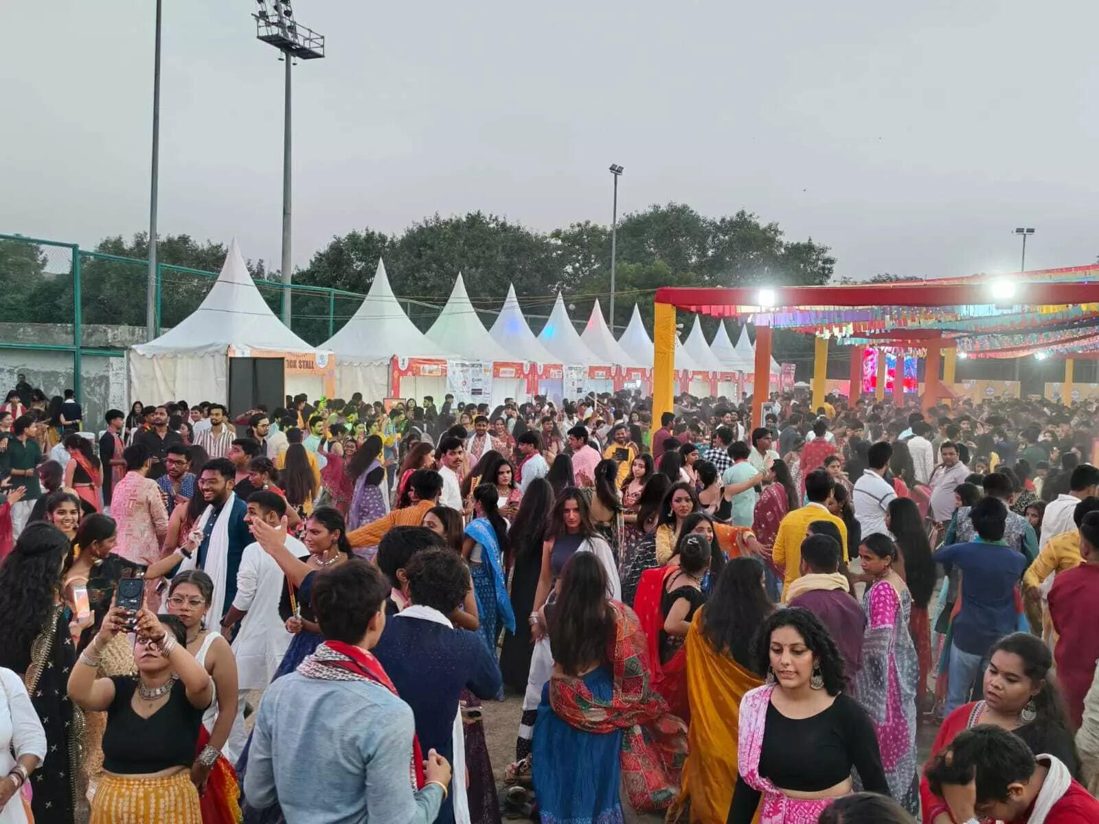 Delhi grooved to garba beats at two-day dandiya festival