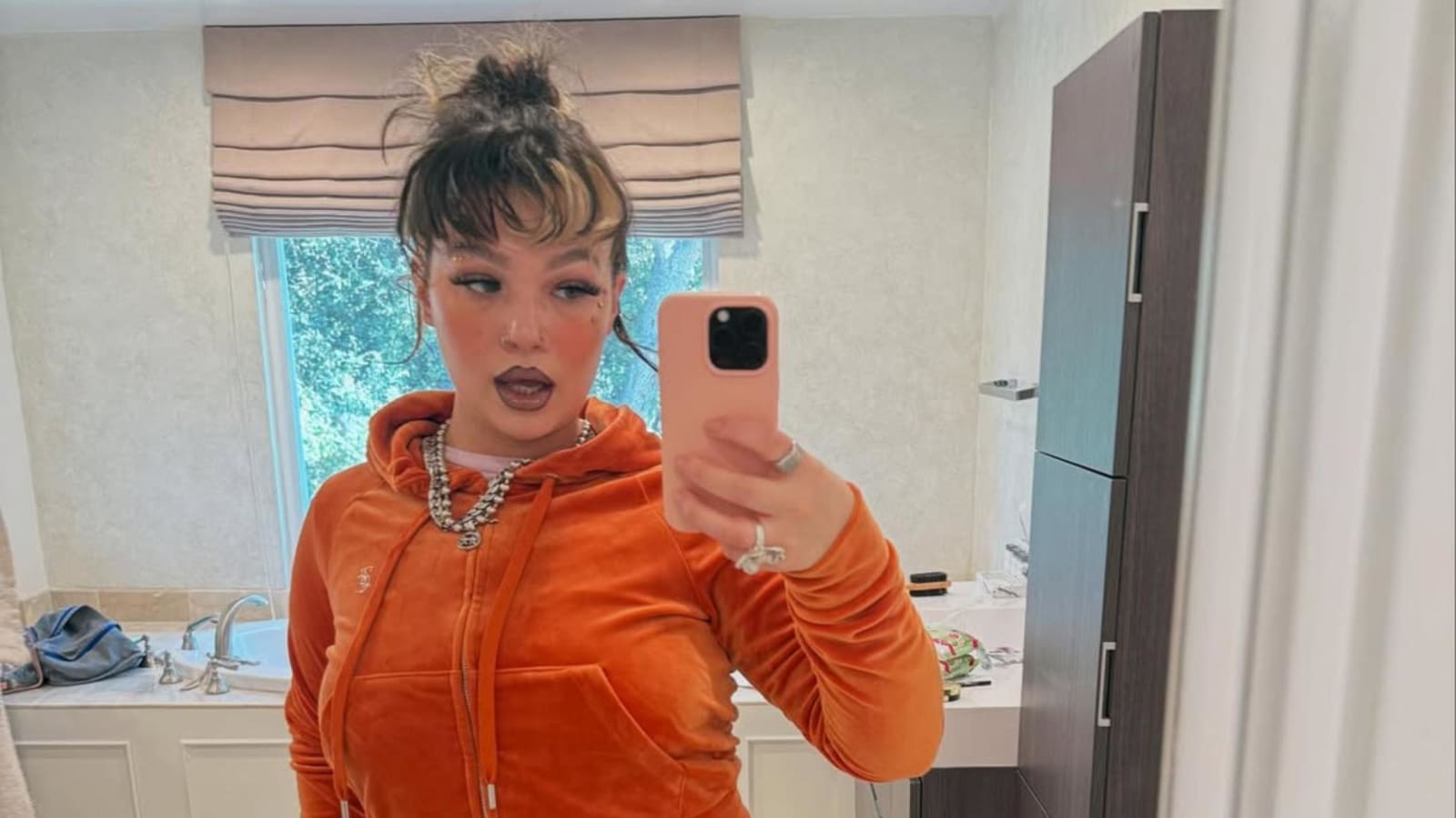 What Happened to Lola Young? British Singer Collapses Onstage