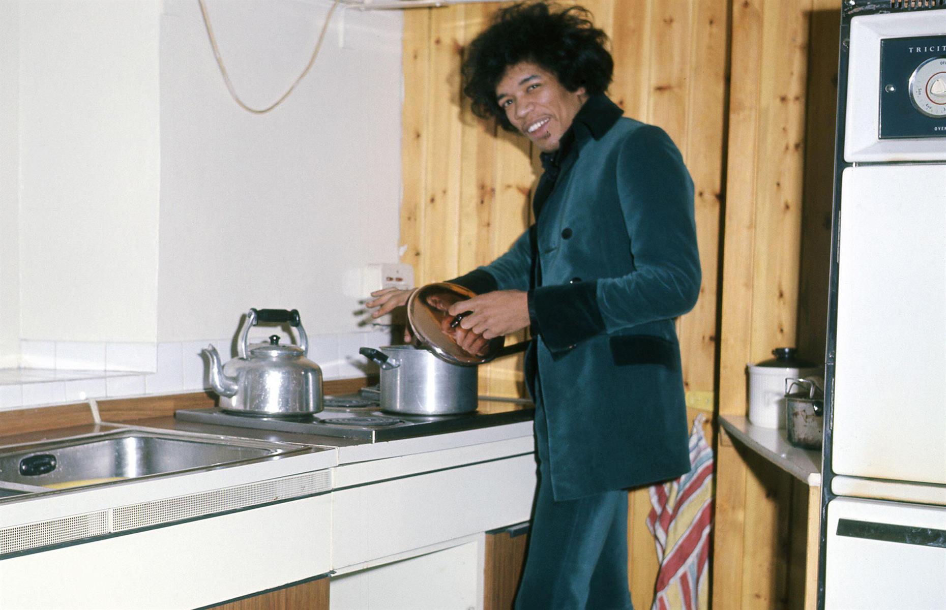 Rare archive photos of music legends inside their private homes